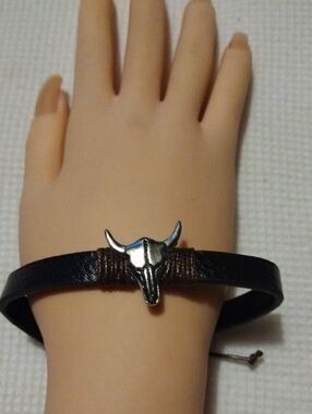 Unisex,Leather Cuff Bracelet with Bull Skull Charm - Brown
